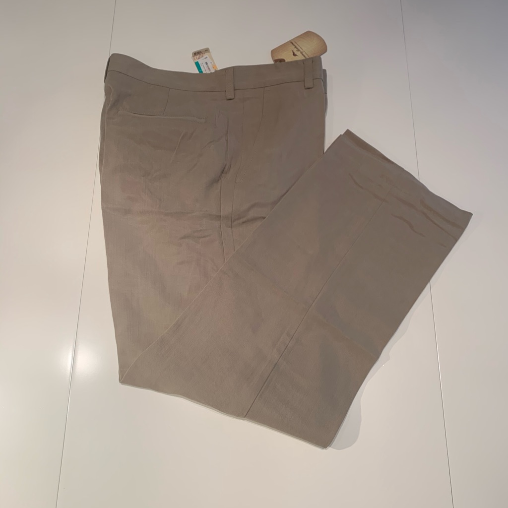 Tommy Bahama Beige Men’s Pants- Size 33-Nwt